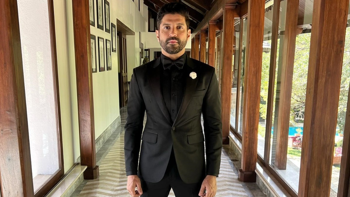 120 Bahadur: Farhan Akhtar drops BTS photo from Ladakh shoot, fans react to his comeback on big screen!