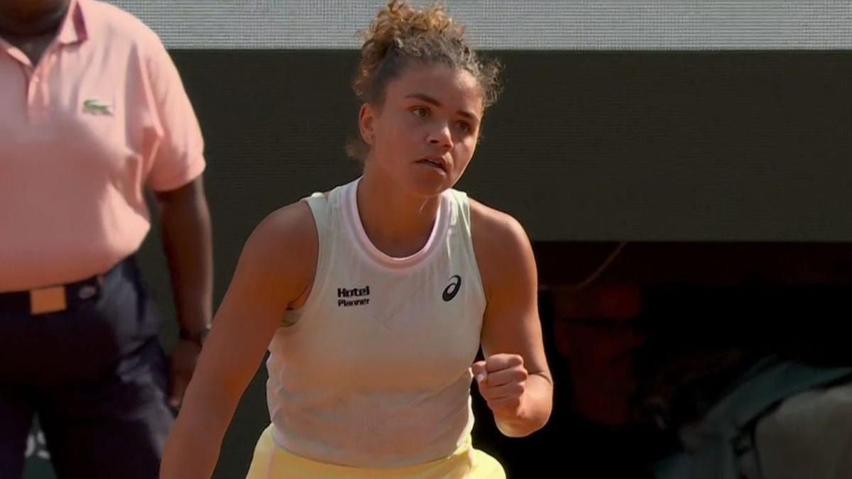 French Open 2024: Mirra Andreeva crumbles under Jasmine Paolini’s pressure as latter sets up final bout against Iga Swiatek