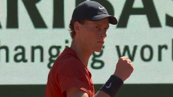 Jannik Sinner after winning a crucial point in his match against Carlos Alcaraz