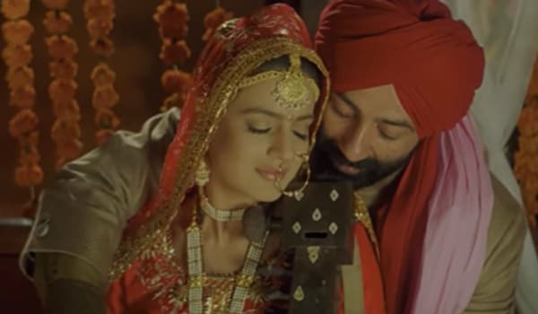 Did you know that Ameesha Patel was NOT the original choice for 'Gadar: Ek Prem Katha'?