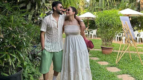 Gauahar Khan and Zaid Darbar announce pregnancy, shares the cutest video