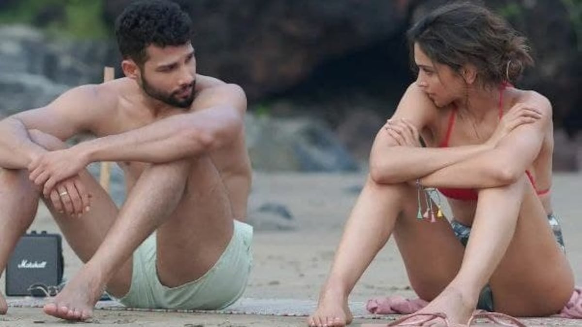 Gehraiyaan: Siddhant Chaturvedi tells Deepika Padukone 'it is real' in new promo