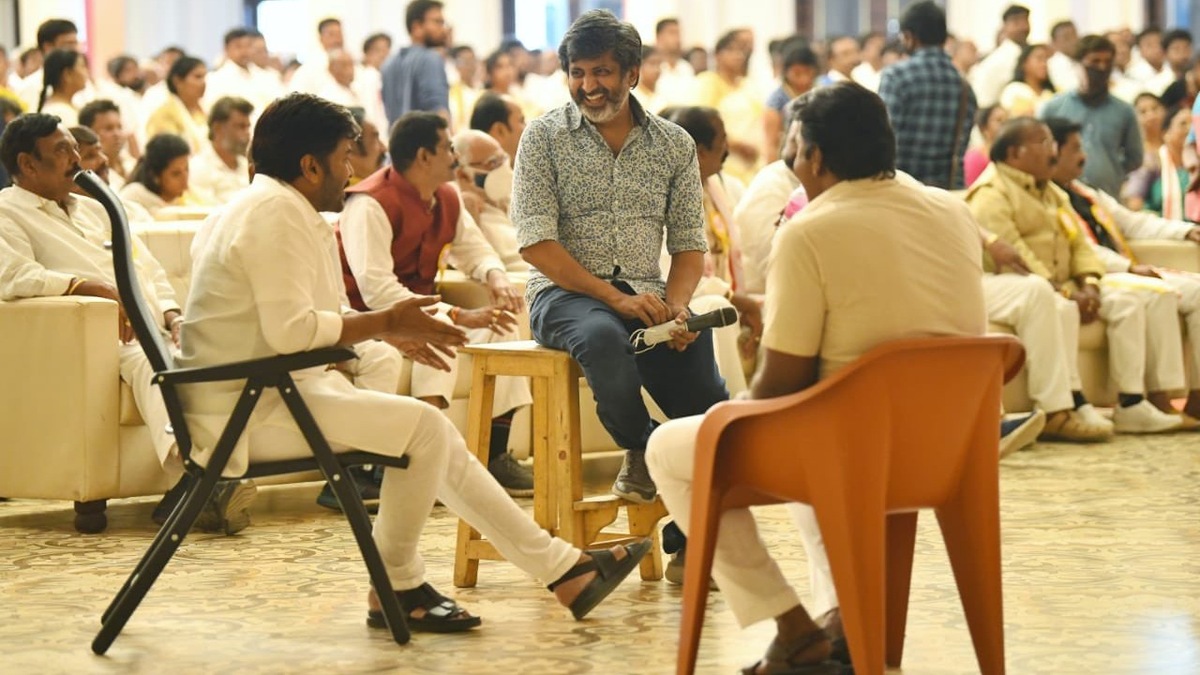 Chiranjeevi returns to work after COVID recovery, shares photos from the sets of Godfather