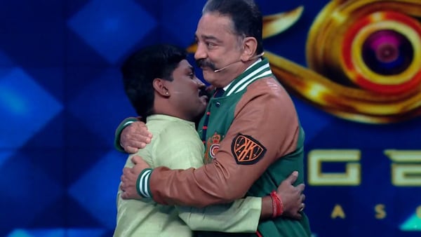 GP Muthu hugging host Kamal Haasan during his introduction in Bigg Boss Tamil 6