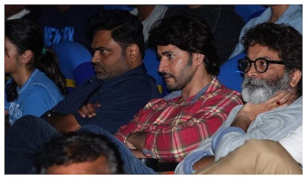 Mahesh watches Guntur Kaaram with fans