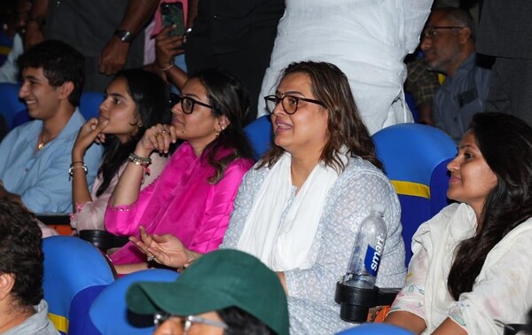 Namrata Shirodhkar and her sister Shilpa watch Guntur Kaaram