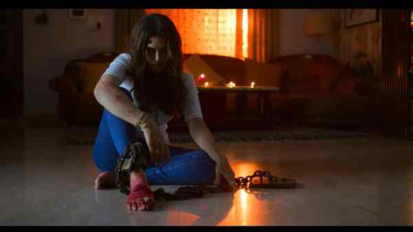 105 Minuttess: Hansika Motwani is bound and tortured in promo video for thriller