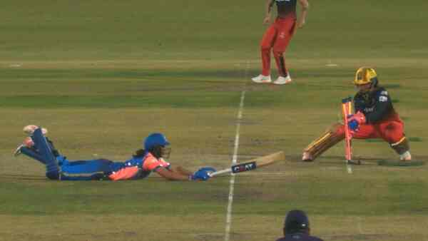 WPL 2024 Eliminator - Fans debate as MI captain Harmanpreet Kaur escapes dismissal despite bat in the air