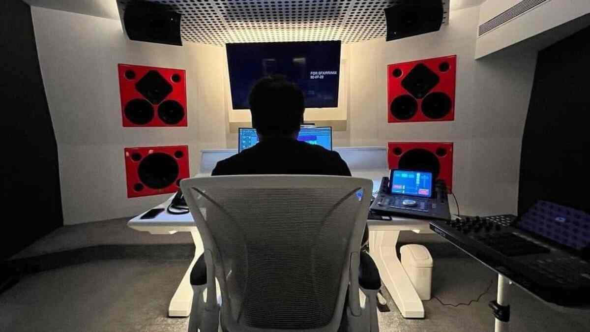 Harris Jayaraj to wrap up work on background score of The Legend