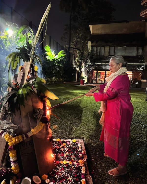 Jaya Bachchan at family Holi event