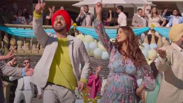 Honsla Rakh song Saroor: Diljit Dosanjh-Shehnaaz Gill dance on their joyous occasion