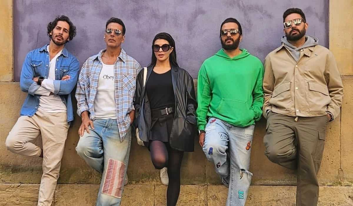 https://www.mobilemasala.com/movies/Housefull-5-Akshay-Kumar-spends-just-another-day-with-incredible-cast-Jacqueline-Fernandez-Riteish-Deshmukh-Abhishek-Bachchan-Dino-Morea-fans-rejoice-i302258