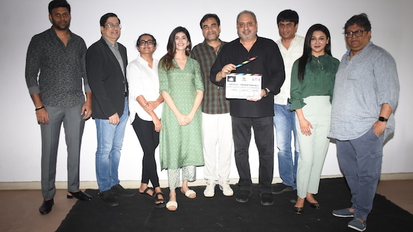 (Left to Right) Suprith of KVN, one of the producers, with Mahesh Ramanathan, Parvathy Thiruvothu, Sanjana Sanghi, Pankaj Tripathi, Viraf Sarkari, Shyam Sunder, Jaya Ahsan, Aniruddha Roy Choudhury