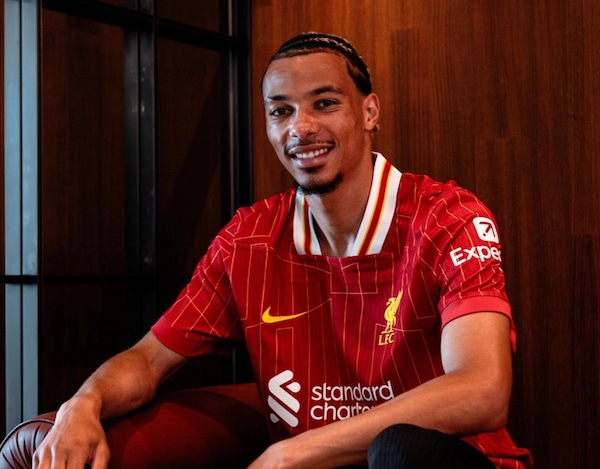 Hugo Ekitike in his first photoshoot as a Liverpool FC player. Image | LFC