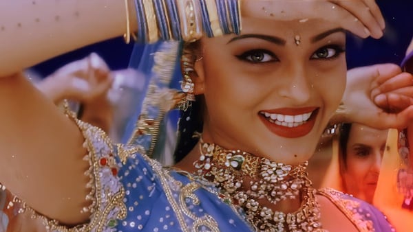 OMG! Can you believe it’s already 23 years since Aishwarya Rai Bachchan danced to Nimbooda?