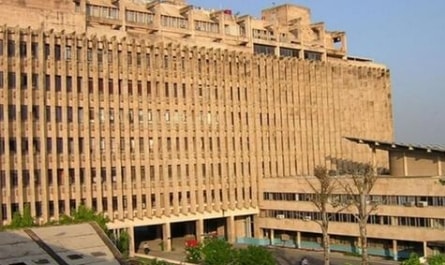 In the movie '2 states', Krish Malhotra was pursuing his MBA at the IIM Ahmedabad, Gujarat when he met Ananya Swaminathan. Where did he complete his engineering from?