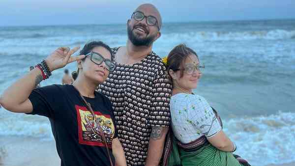 Shibpur actress Swastika Mukherjee chills in Puri with Iman Chakraborty, Abhisek Roy