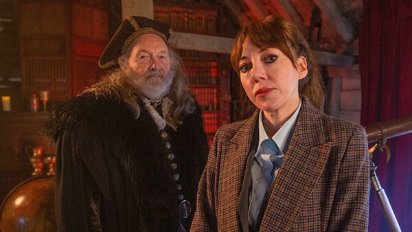 In her exchanges, Cunk manages to draw out odd insights