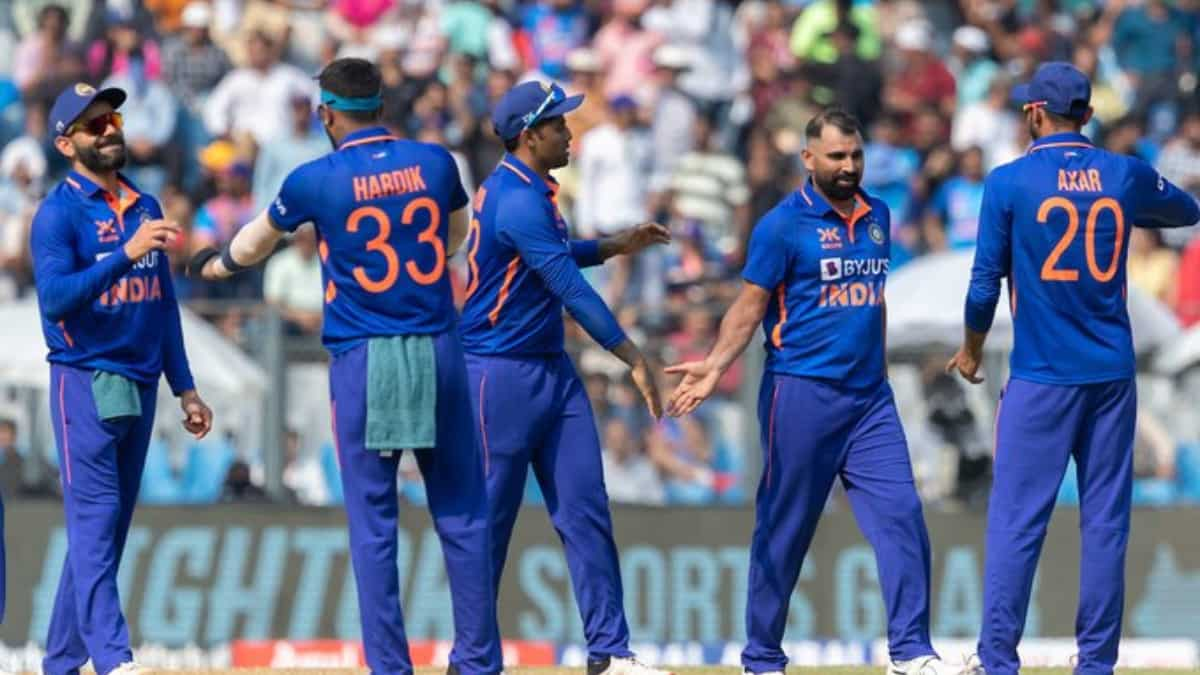 IND vs AUS 2nd ODI LIVE: Australia hammer India in Vizag, level series 1-1