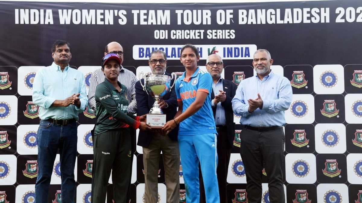 Bangladesh captain reacts to Harmanpreet Kaur's umpire bias accusations, skips post-match photograph