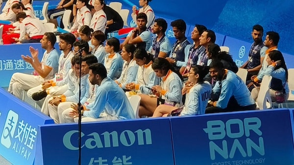 Asian Games: Washington Sundar, Rohan Bopanna & others join Indian dugout for Gold medal badminton clash against China