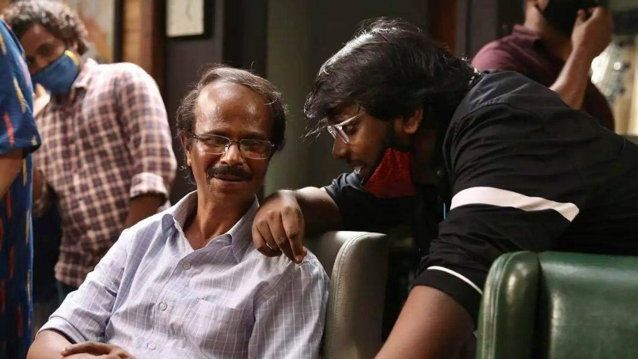 Indrans with Rojin Thomas during the shoot of #Home