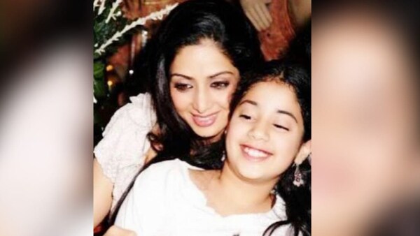 Janhvi Kapoor believes a phenomenon like Sridevi can happen only 'once in a blue moon'