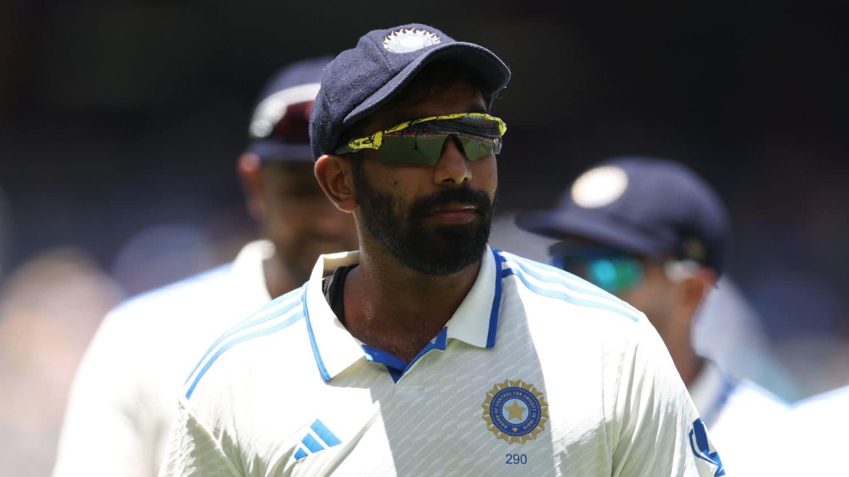 WATCH: Jasprit Bumrah confronts paparazzi at Mumbai airport: "Tum Kisi Aur Ke Liye Aaye Ho"