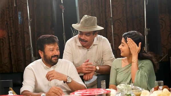 Jayaram, Sathyan Anthikad and Meera Jasmine