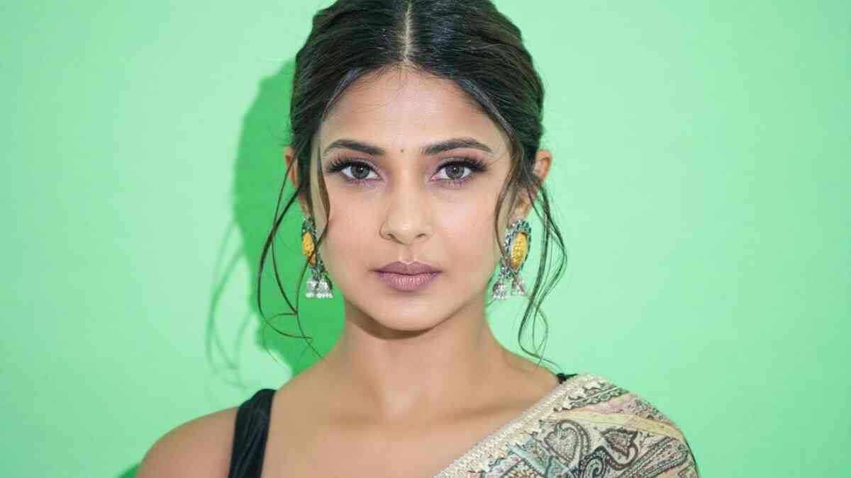 Is Jennifer Winget the leading lady opposite Kartik Aaryan in Aashiqui 3? Anurag Basu reacts