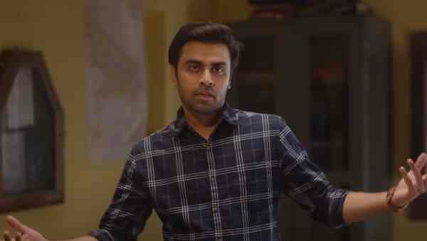 Panchayat 2: Jitendra Kumar aka Abhishek Tripathi in huge dilemma in latest promo, watch funny video