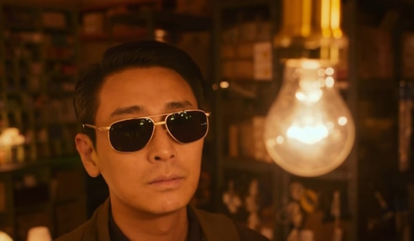 Ju Ji-hoon in Light Shop