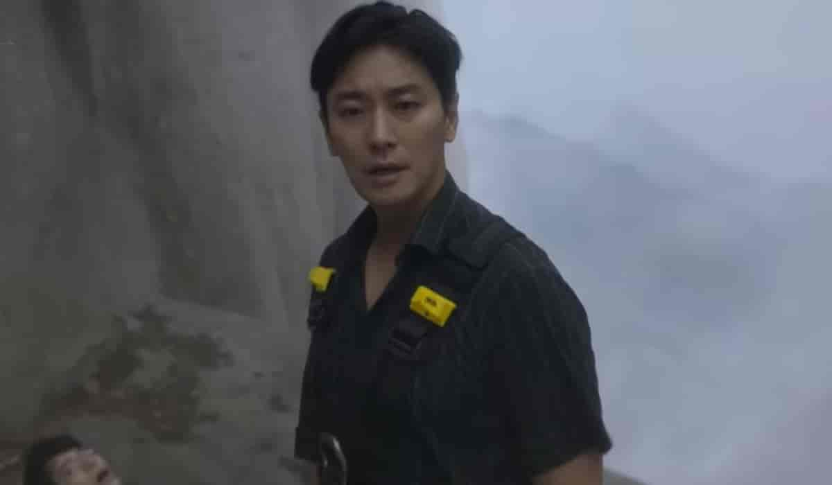 The Trauma Code - Heroes on Call First Episode Preview: Ju Ji-hoon as maverick doctor jumps heroically from helicopter to rescue a patient