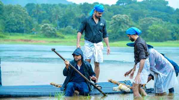 Jude Anthany Joseph and Tovino Thomas during the shoot of 2018