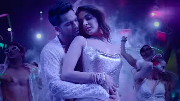 Jugjugg Jeeyo song Rangisari: Varun Dhawan and Kiara Advani can't take their hands off each other in the sensuous track