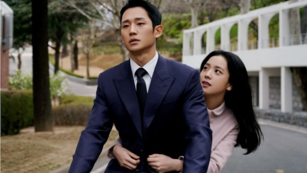Jung Hae-In and Jisoo in a still from Snowdrop