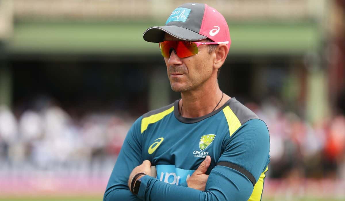 Former Australia coach brings sandpaper controversy back into spotlight