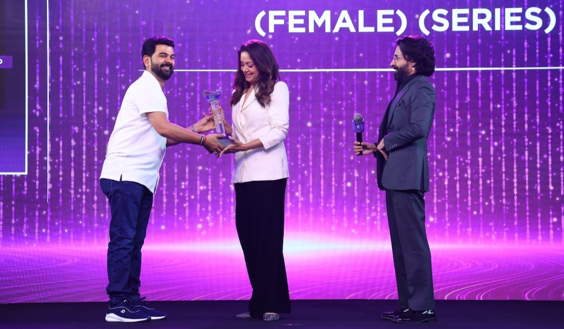 OTTplay Awards 2025: Jyotika wins Best Supporting Actor (Female) for Netflix series Dabba Cartel