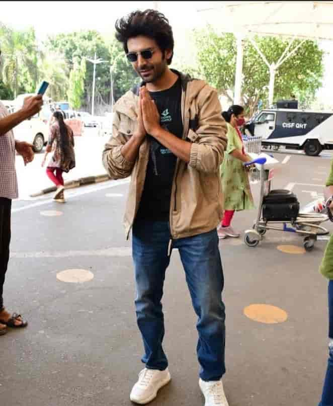 PHOTOS: Dressed to kill style of Kartik Aaryan at Bhool Bhulaiya 2 promotions