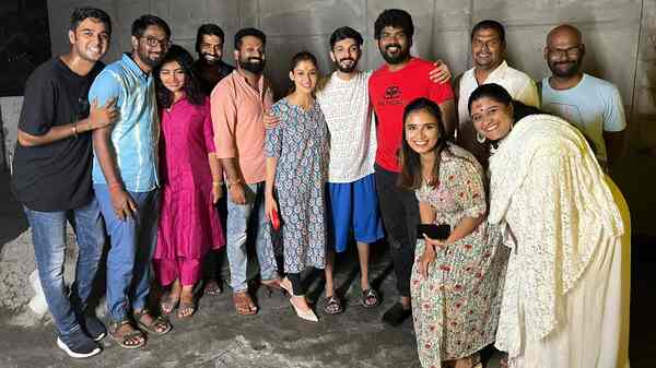 Kaathuvaakula Rendu Kaadhal: Vignesh Shivan thanks his ADs; posts picture with Nayanthara, Anirudh