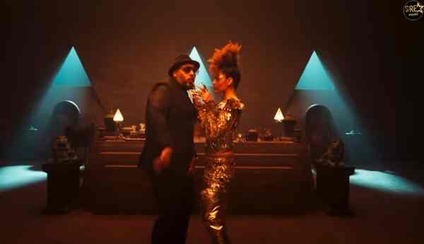 Dhaakad song She's on fire: Kangana Ranaut is an enchantress in Badshah's lethal track