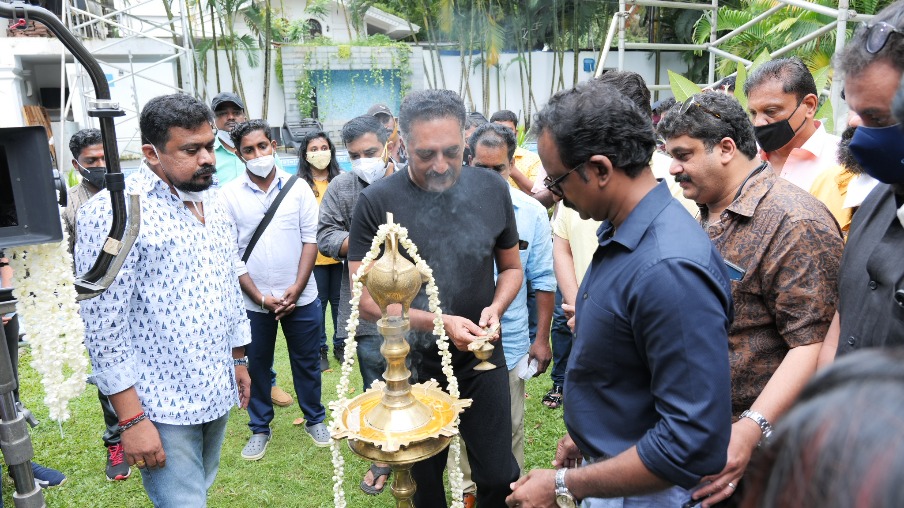 Kannan Thamarakkulam and Prakash Raj during the film's pooja function