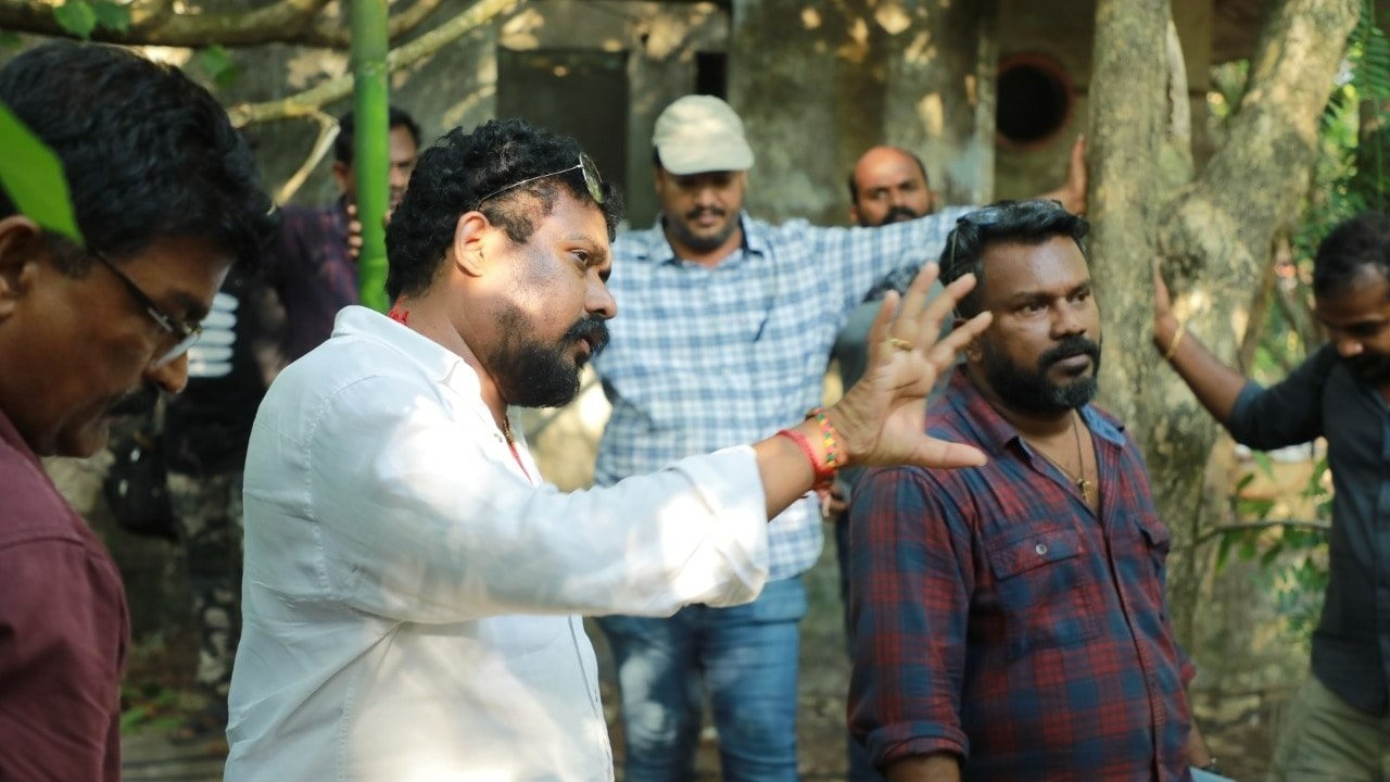 Kannan Thamarakkulam during the shoot of Vidhi