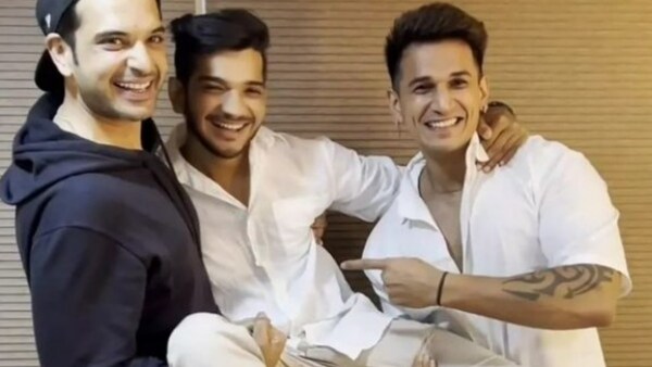 Karan Kundrra and Prince Narula pick up Munawar Faruqui in VIRAL video, netizens cannot keep calm – their reaction