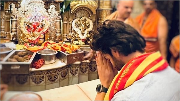 Kartik Aaryan calls Bhool Bhulaiyaa 3 his 'biggest Friday', shares picture from Siddhivinayak Temple