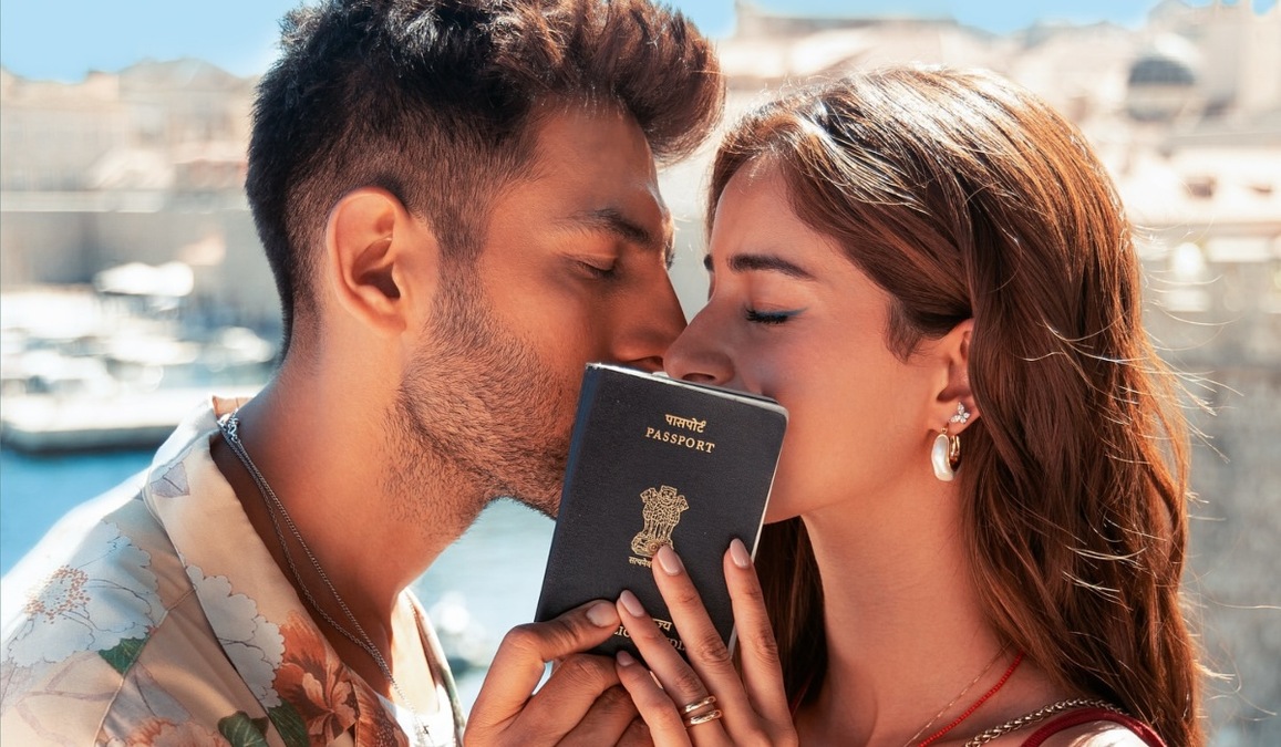 Tu Meri Main Tera Main Tera Tu Meri: First LOOK of Kartik Aaryan and Ananya Panday gives oh-so-romantic vibes; Fans say, 'Mast jodi'