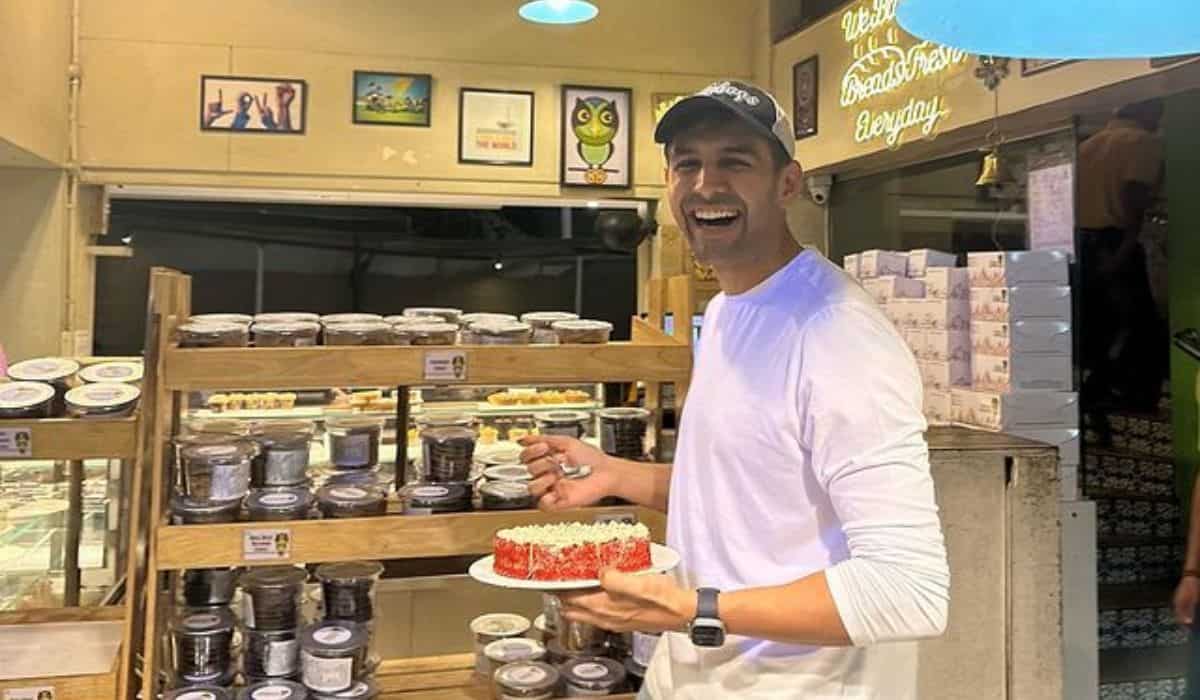 Here’s HOW Kartik Aaryan celebrated Virat Kohli scoring his 49th ODI