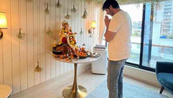 Kartik Aaryan prays to Lord Ganesha with pet doggo Katori as he begins shooting for SatyaPrem Ki Katha – see pic