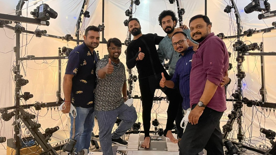 Jayasurya, Rojin Thomas and the team of Kathanar