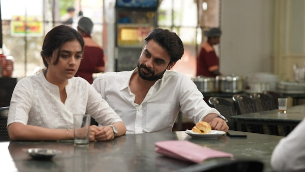 Vaashi movie review: An engaging courtroom-cum-family drama elevated by the chemistry between Tovino, Keerthy